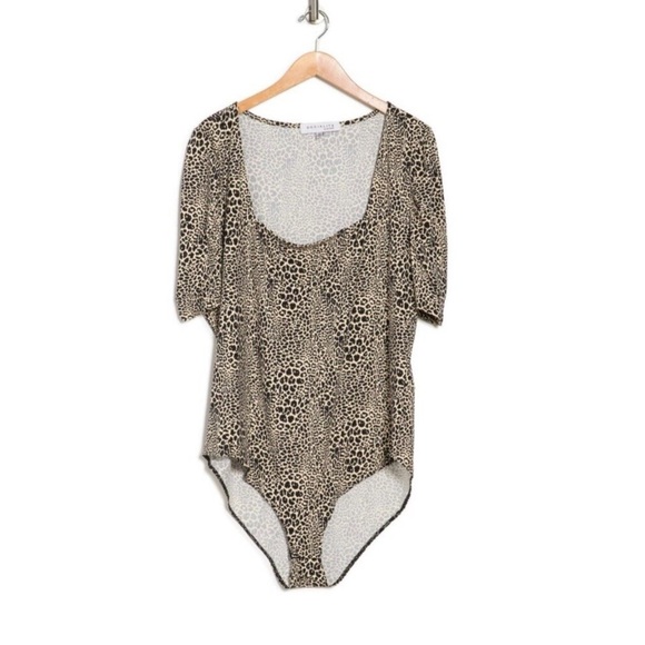 NWT Socialite Curve Women's Leopard Puff Sleeve Bodysuit - cheetah - Picture 2 of 8